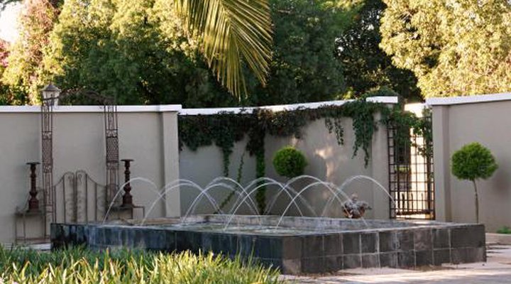 Villa Brocant Guest House and Antiques
