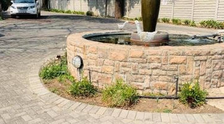 Oaklands Inn and Conference Centre