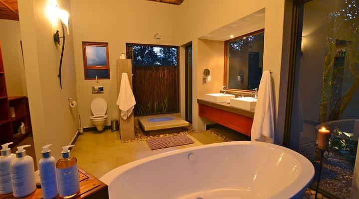 Raptor Retreat Game Lodge