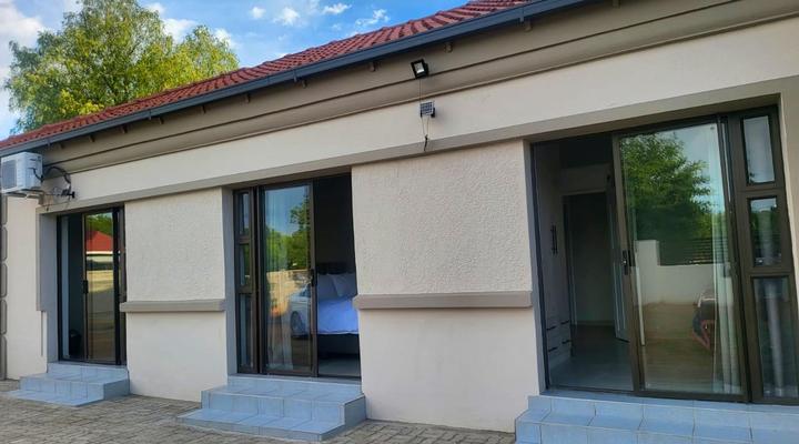 Ematolweni Guesthouse