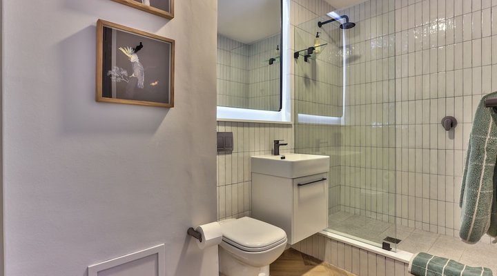 437 St Martini Gardens