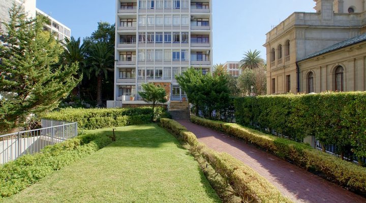 437 St Martini Gardens