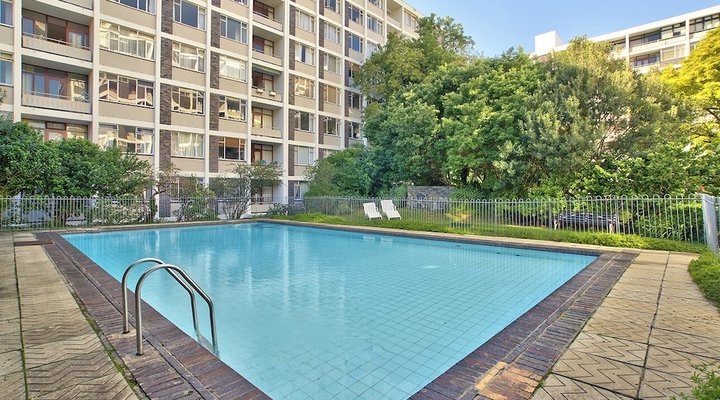 437 St Martini Gardens