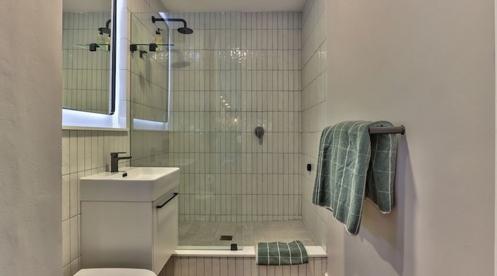 437 St Martini Gardens