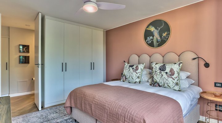 437 St Martini Gardens