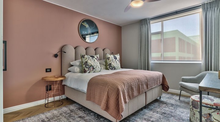 437 St Martini Gardens