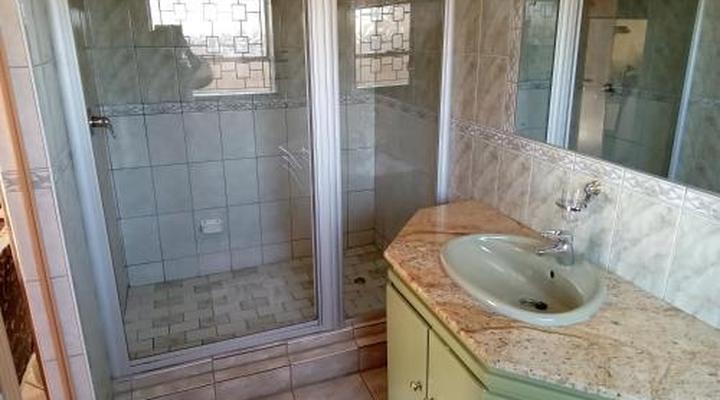 Kgatholoha Guest House