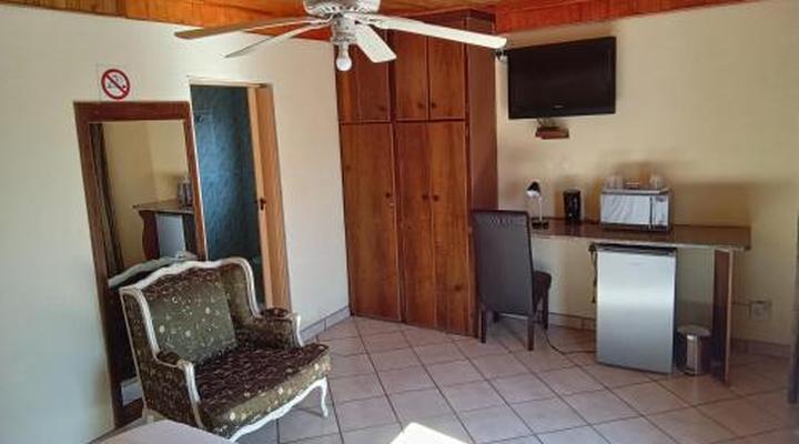 Kgatholoha Guest House