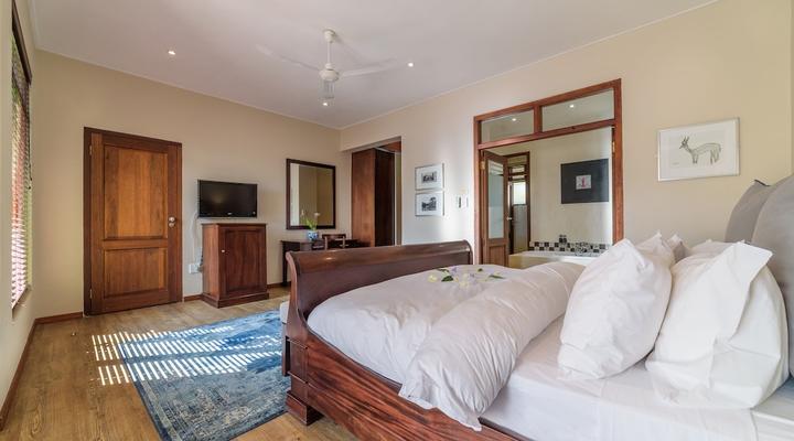 Casterbridge Hollow Boutique Hotel