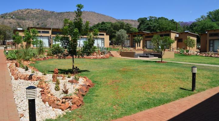 Manor Hills Guest Lodge