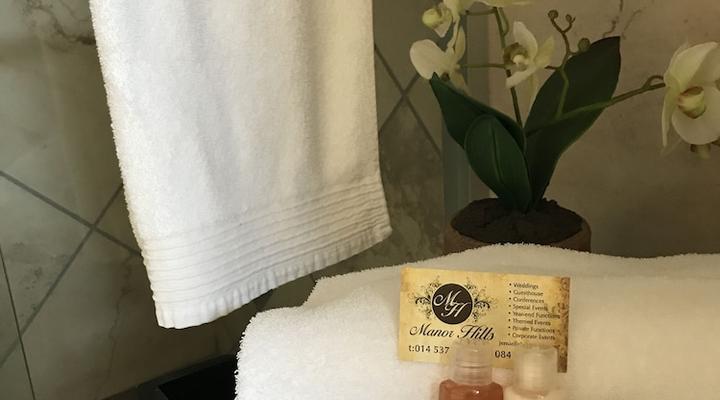 Manor Hills Guest Lodge