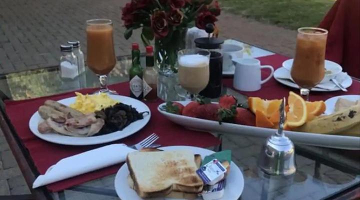 Manor Hills Guest Lodge