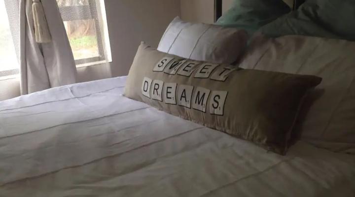 Manor Hills Guest Lodge