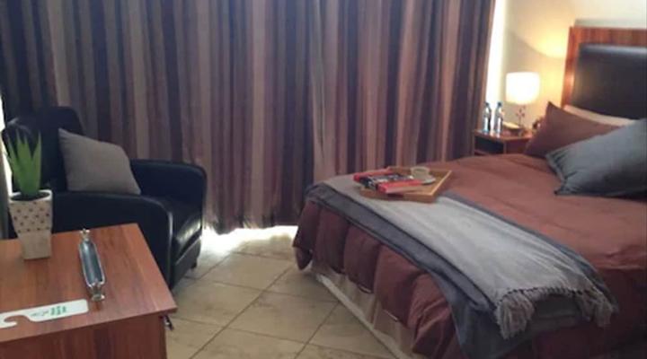 Manor Hills Guest Lodge