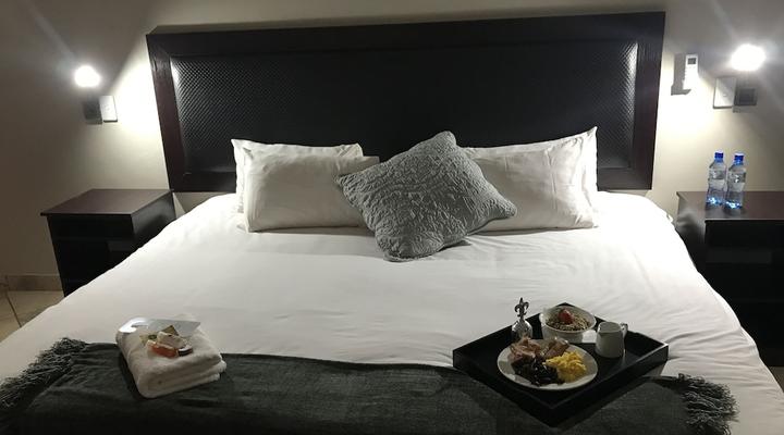 Manor Hills Guest Lodge