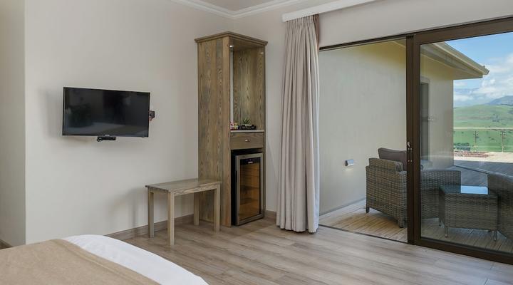 Cayley Mountain Resort