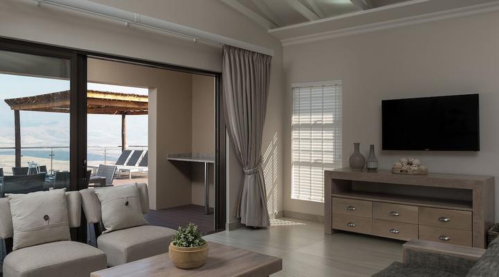 Cayley Mountain Resort