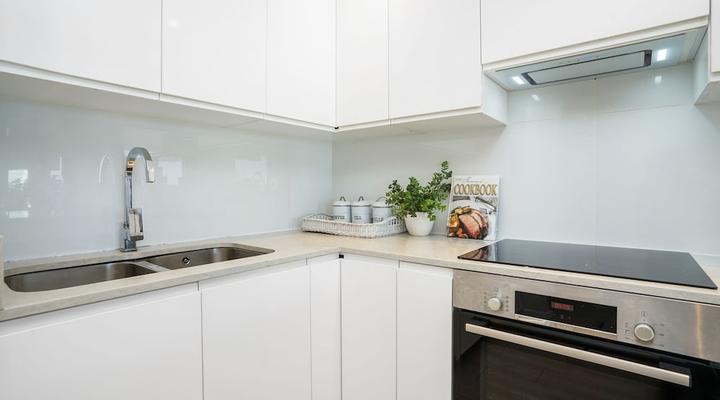 Dolphin Beach H106 by HostAgents