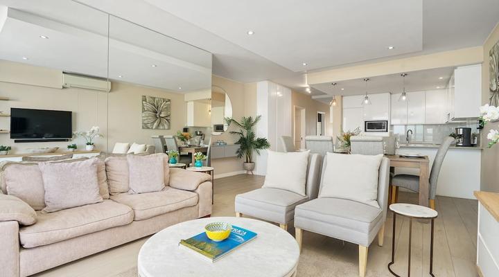 Dolphin Beach H106 by HostAgents