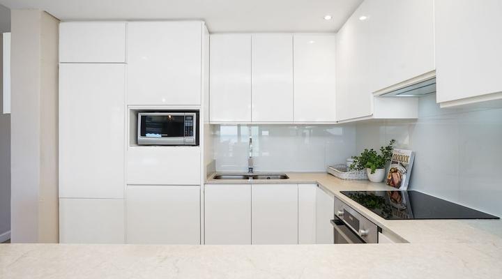 Dolphin Beach H106 by HostAgents