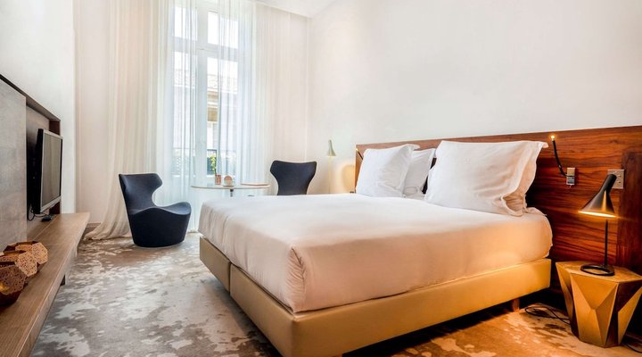 Yndo Hotel