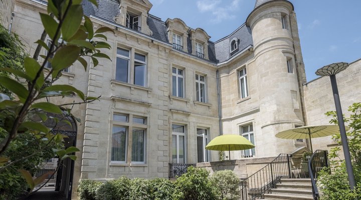 Yndo Hotel