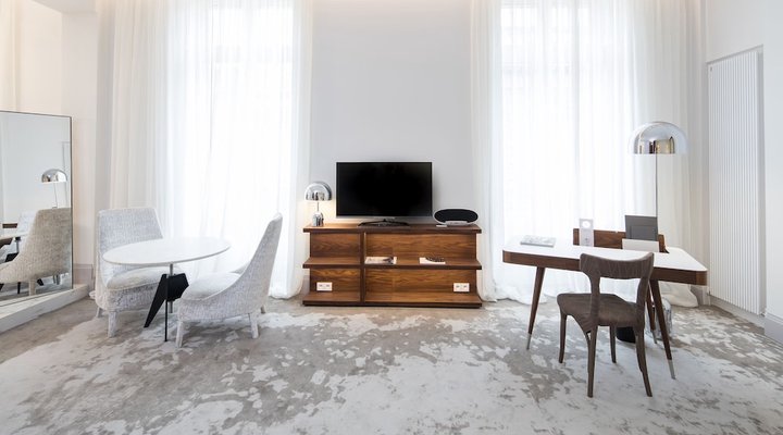 Yndo Hotel