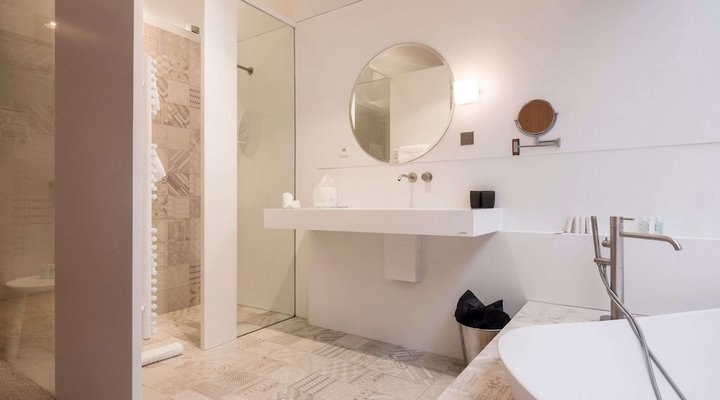 Yndo Hotel