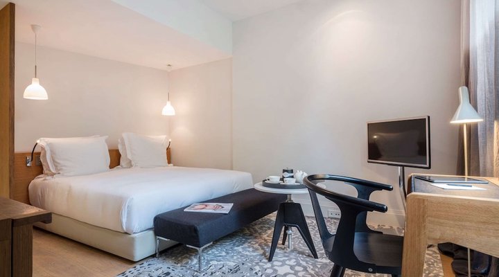 Yndo Hotel