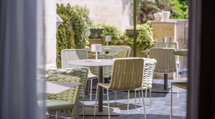Yndo Hotel