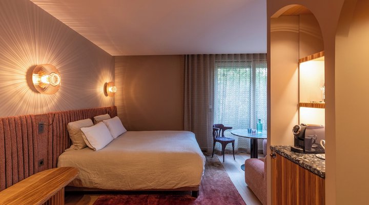 Yndo Hotel