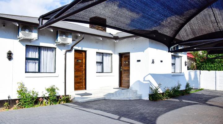 C'est La Vie Guest House