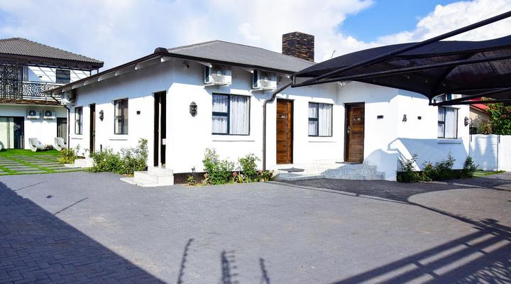 C'est La Vie Guest House