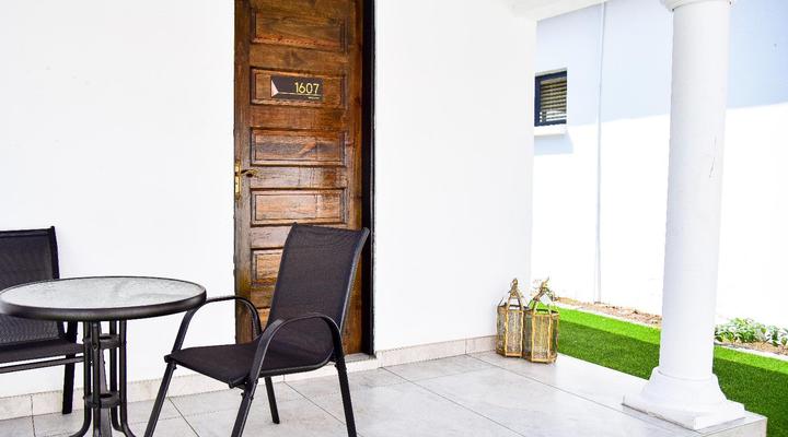 C'est La Vie Guest House