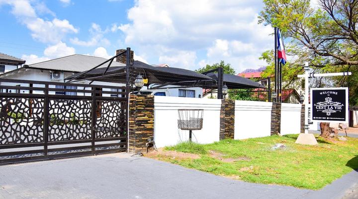 C'est La Vie Guest House