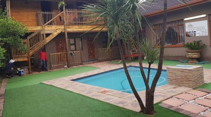 Lauren Palace Guest House