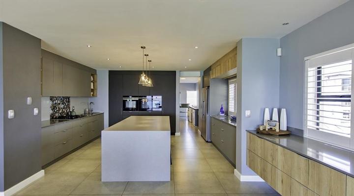 Love, Peace, Water, Langebaan, 8 Sleeper