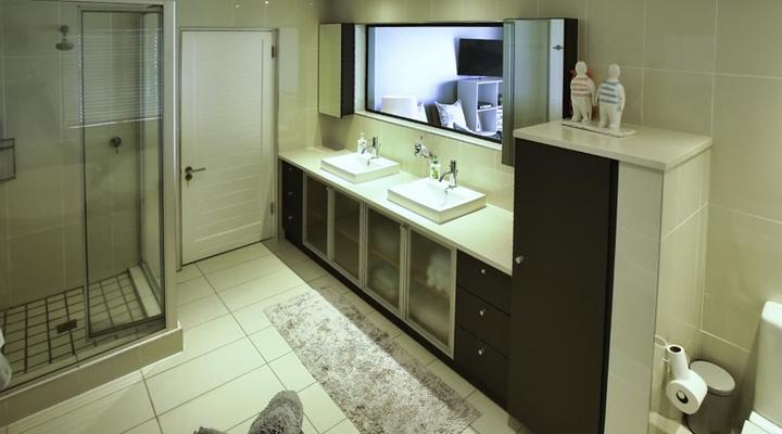 Love, Peace, Water, Langebaan, 8 Sleeper