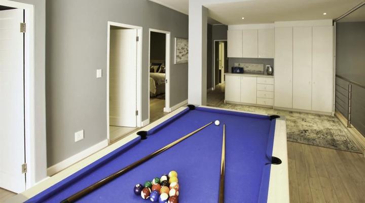 Love, Peace, Water, Langebaan, 8 Sleeper