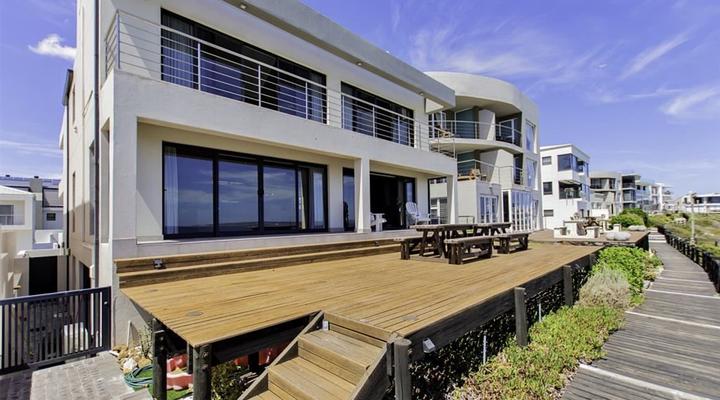 Love, Peace, Water, Langebaan, 8 Sleeper