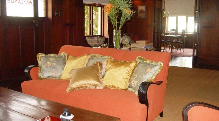 Waylands Country House