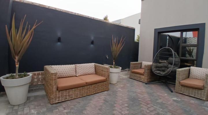 WOW Selfcatering, Tours & Transfers