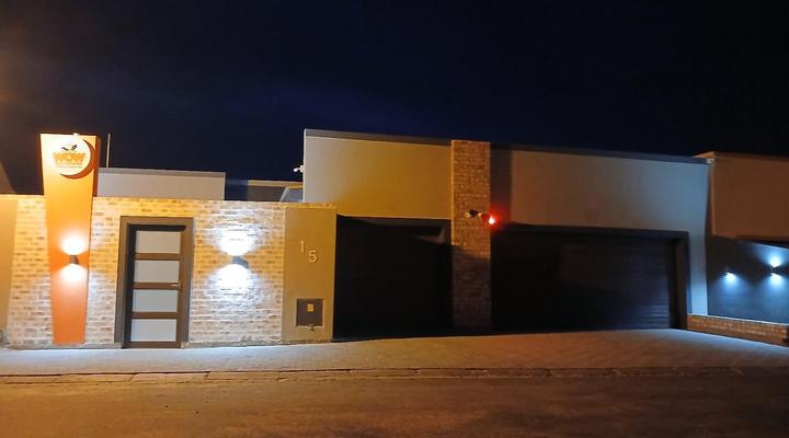 WOW Selfcatering, Tours & Transfers