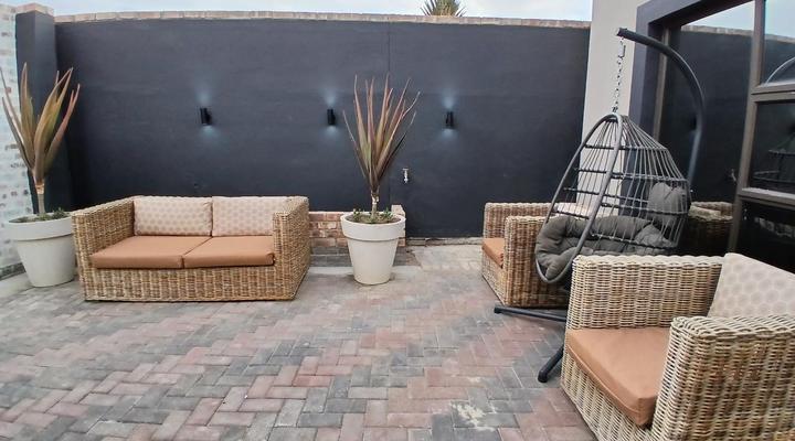 WOW Selfcatering, Tours & Transfers