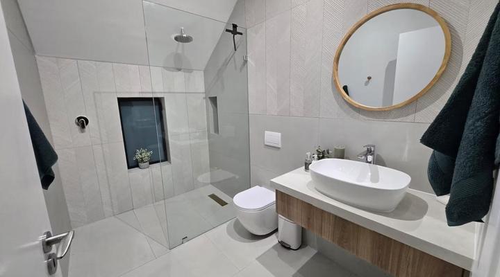 Yzer Heights Relaxed Luxury Stay