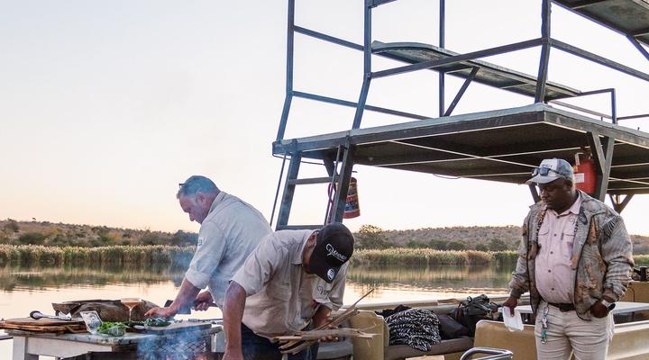 Kambaku II Boat Safaris & Lodge