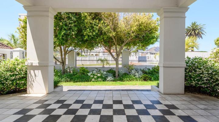 First Avenue Guesthouse