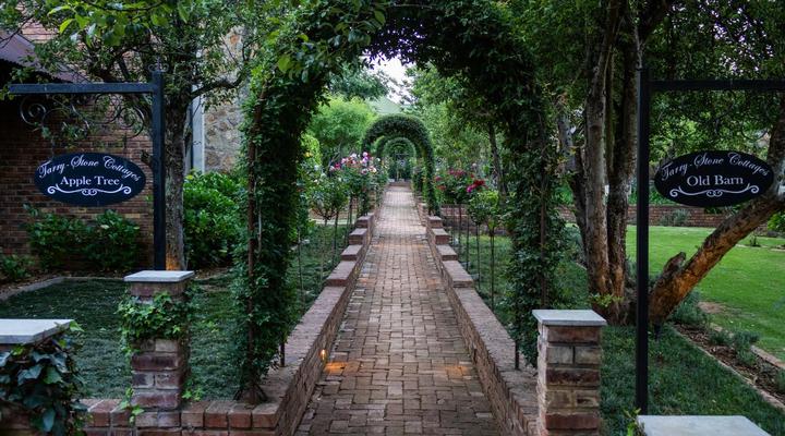 Tarry-Stone Cottages