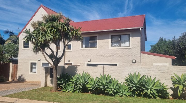 J-Bay Family Home