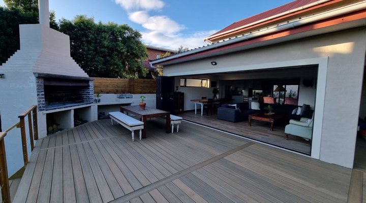 J-Bay Family Home